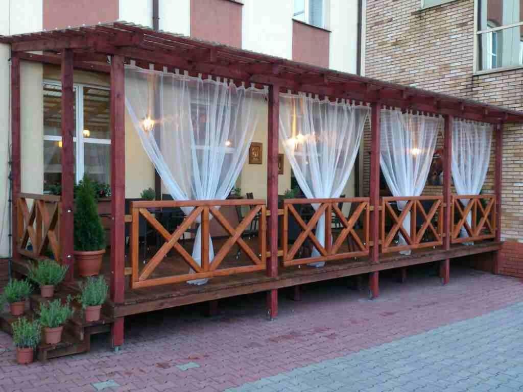 Hotel Piemont Pabianice Esterno foto