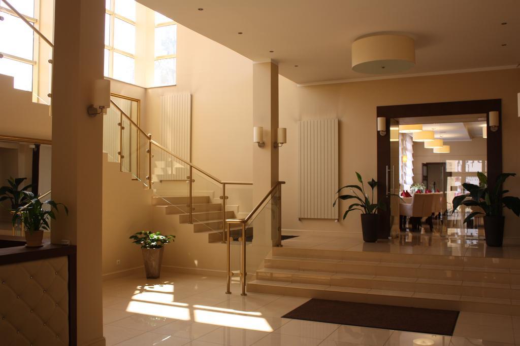 Hotel Piemont Pabianice Esterno foto