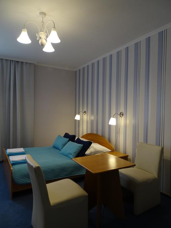 Hotel Piemont Pabianice Esterno foto