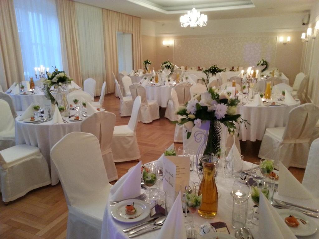 Hotel Piemont Pabianice Esterno foto