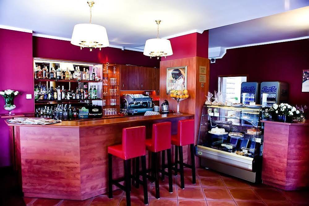 Hotel Piemont Pabianice Esterno foto