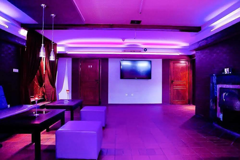 Hotel Piemont Pabianice Esterno foto
